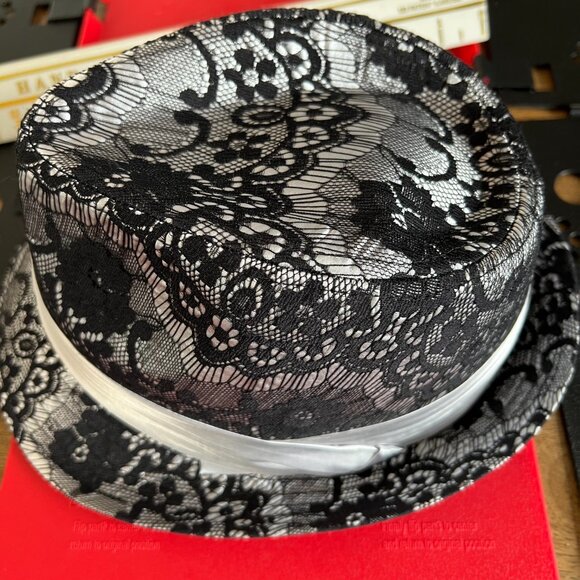 NWOT Modern Stylish Black Laced and Silver Classic Preppy Fedora Polyester - Picture 13 of 16
